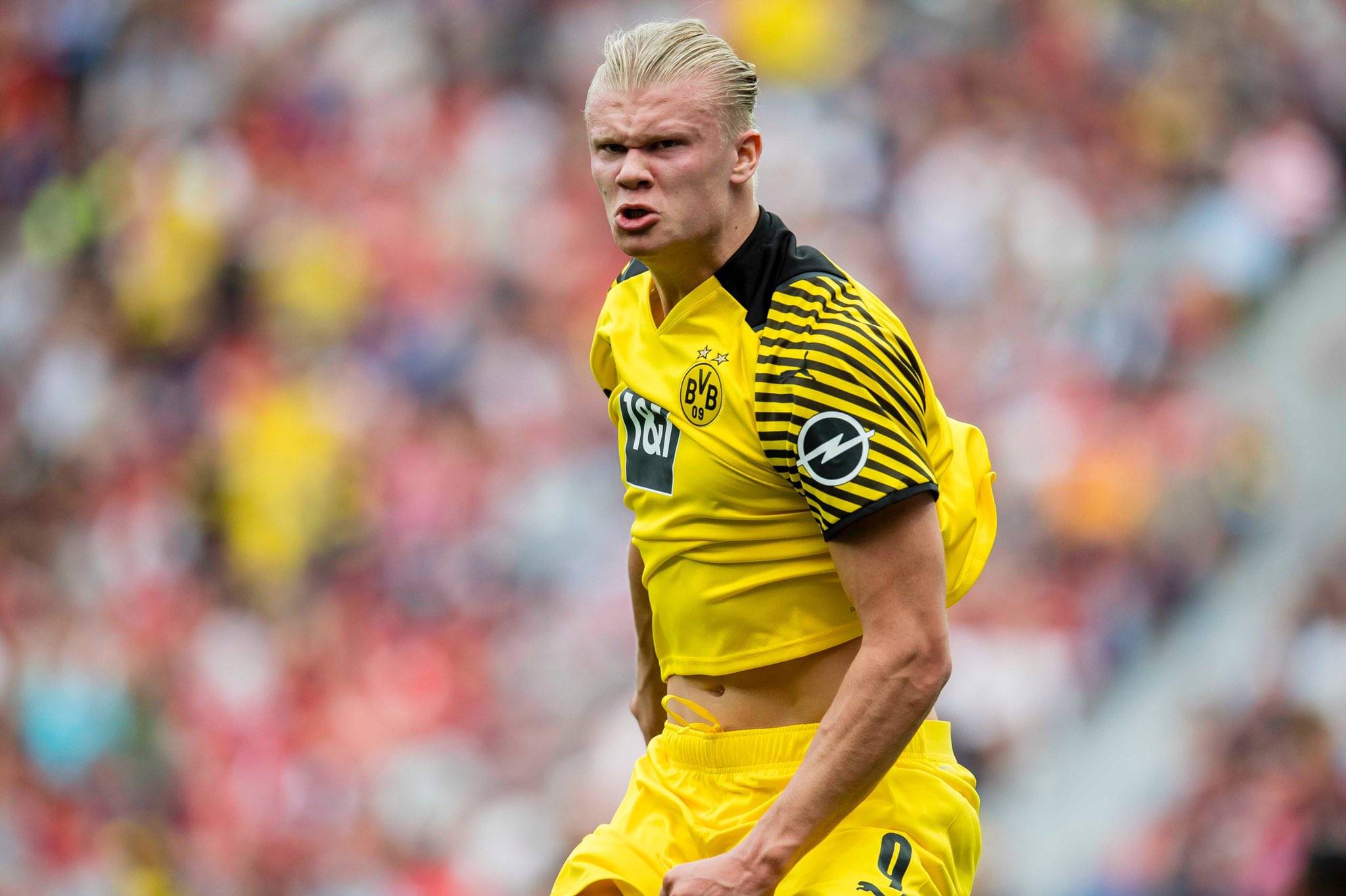 赫内斯支持废除50+1，拜仁球迷拉横幅反对：这是不可想象的