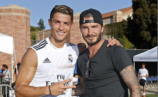 中后卫极限拦截救球队一命