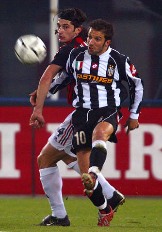 主持人爆料：麦金在圣米伦时，曾被队友扔出的训练杆刺伤大腿