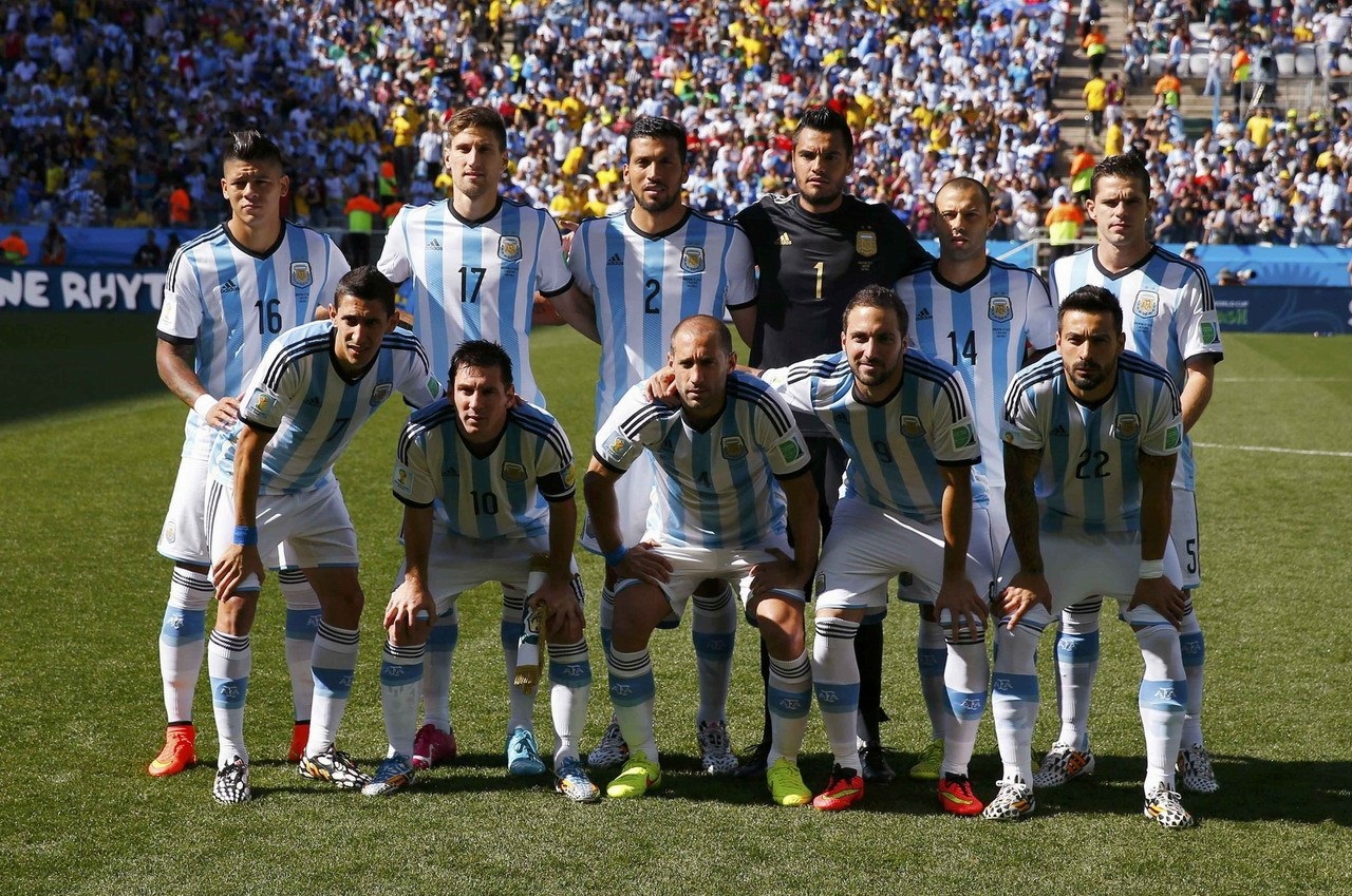 足球巴萨高层称将坚定走年轻化路线