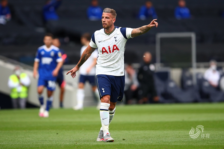 门将看呆：这也能进？