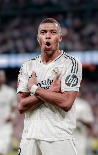 马丁内利：我进球后和马杜埃凯有过交流，我说他的进球更精彩