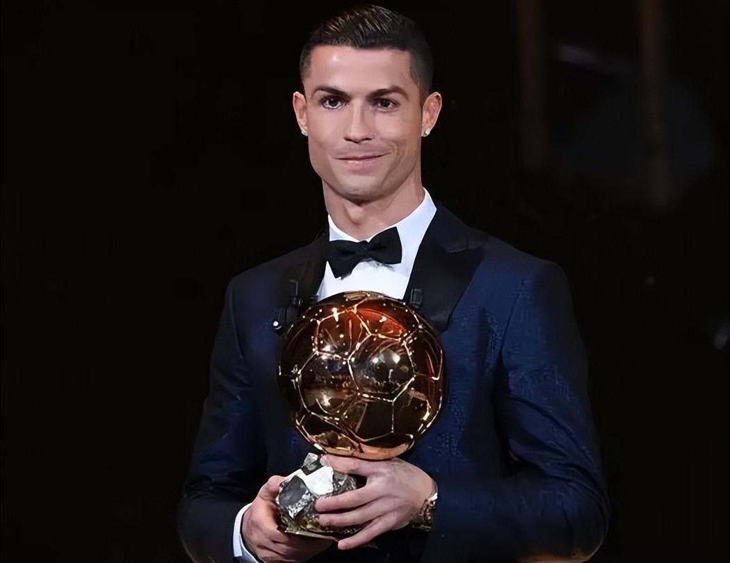 每体：拉菲尼亚没有经纪人也无意离开巴萨，他决心履行完合同