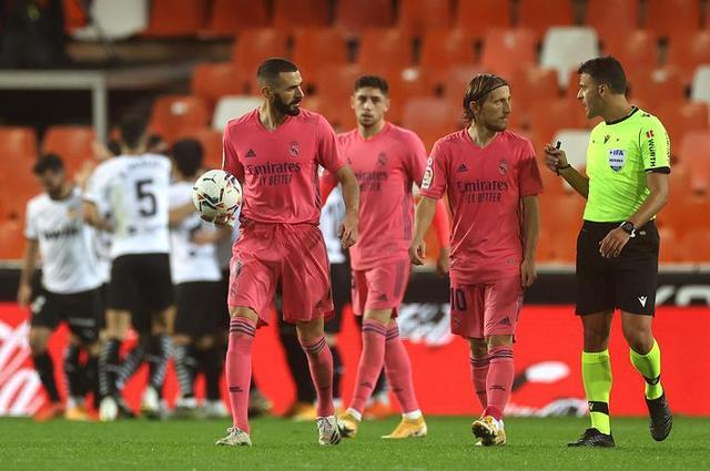 德甲战报：基尼洛斯1射1传，奥格斯堡2-0战胜勒沃库森